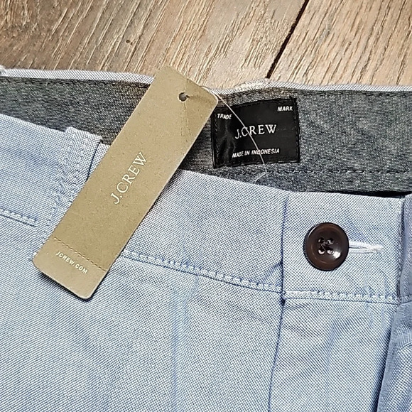 J. Crew [35] 9" oxford short in blue - Picture 3 of 4